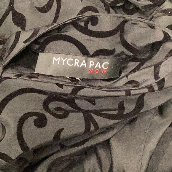 MYCRA PAC NOW black reversible hooded cape with matching bag! Great for witches! - Picture 14 of 16